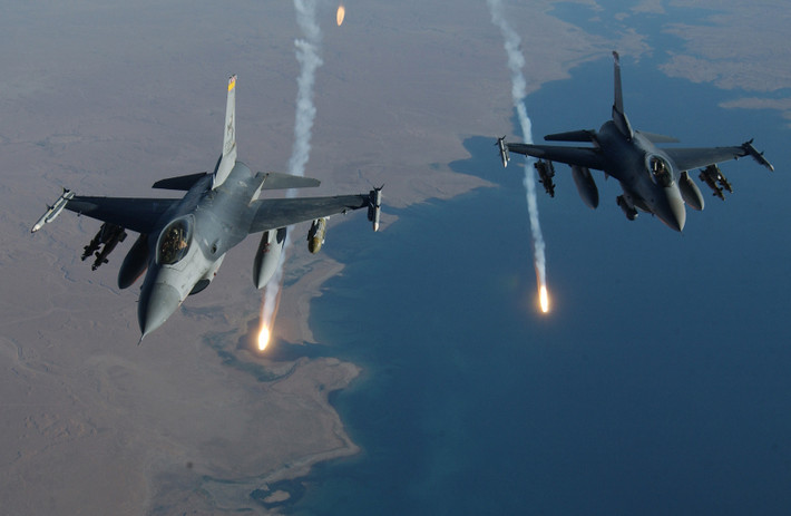 Về vấn đề này, có vẻ như số lượng F-16 cho Ukraine sẽ phụ thuộc vào quỹ tài chính mà Bộ trưởng Austin và Tổng tham mưu trưởng liên quân Milley đang nói đến. Trong tình hình hiện tại, có lẽ dễ dàng tìm thấy máy bay F-16 hơn là số tiền để duy trì chúng hoạt động. Ảnh: JKLI.
