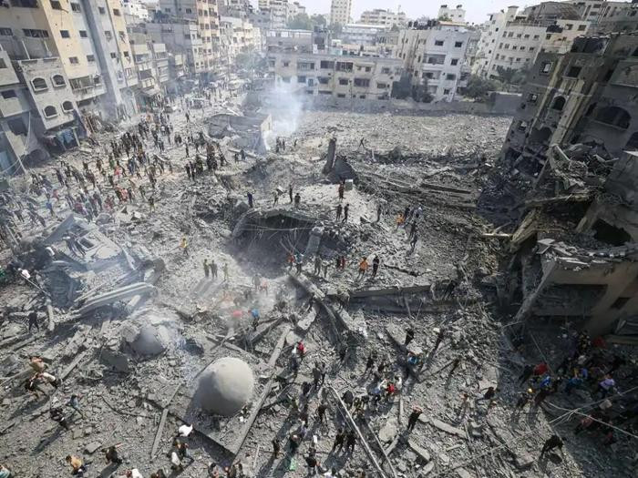 Theo hãng tin Al Jazeera của Qatar, ngày 10/10, lãnh đạo tổ chức vũ trang Hamas Haniyeh tố cáo các cuộc tấn công trả đũa của quân đội Israel là phản ánh "nỗi xấu hổ thất bại" của Israel.