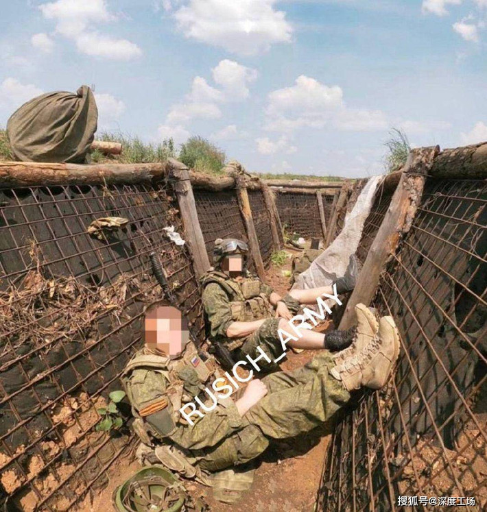 Tại Marinka, tranh thủ thời gian hòa hoãn theo “Thỏa thuận Minsk”, trong 8 năm, Quân đội Ukraine đã xây dựng các trận địa phòng ngự kiên cố, liên hoàn; nòng cốt dựa vào các khu dân cư. Còn vũ khí trang bị của Lữ đoàn BBCG 54 tại Marinka cũng rất phổ thông, không có vũ khí tối tân nào đáng nói.