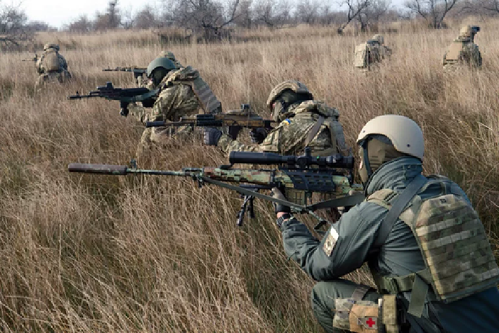 Ngoài ra, chuyên gia quân sự Ukraine Yevhen Dykyi cho biết, 70.000 binh sĩ Nga đang tấn công từ Kursk vào tỉnh Sumy, con số này lớn gấp nhiều lần quân đội Ukraine. Ảnh: Bộ Quốc phòng Ukraine