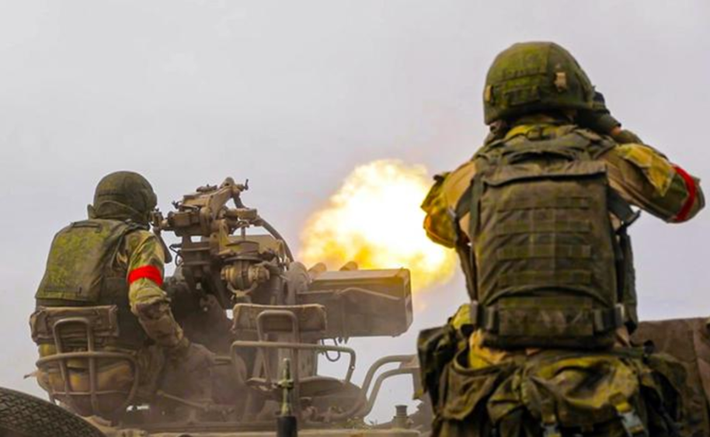 Tình hình của quân đội Ukraine tại Sudzha đang trở nên nguy cấp. Thành phố đã bị quân Nga bao vây về mặt chiến thuật, nguồn tiếp tế bị cắt đứt và tuyến đường cao tốc Yunakovka-Sudzha, con đường chính để vận chuyển nhu yếu phẩm cũng như có thể dùng để rút lui, hiện nằm trong tầm kiểm soát hỏa lực chặt chẽ của quân Nga. Ảnh: TASS