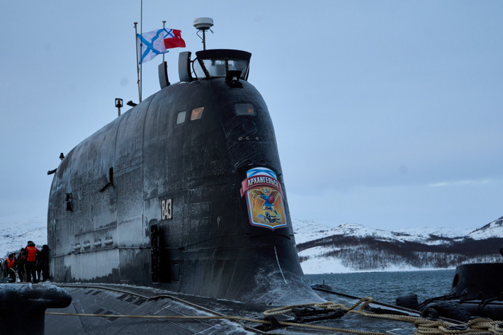 Bên cạnh "Perm", một tàu ngầm hạt nhân khác cũng thuộc dự án 885M "Yasen-M", mang tên "Arkhangelsk", đã hoàn thành chương trình huấn luyện cơ bản và sẵn sàng tham gia các nhiệm vụ trên biển.