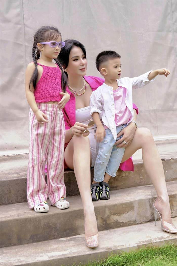 Nhiều người dự đoán, lớn lên Boorin sẽ có chiều cao nổi trội hơn cả mẹ Diệp Lâm Anh.