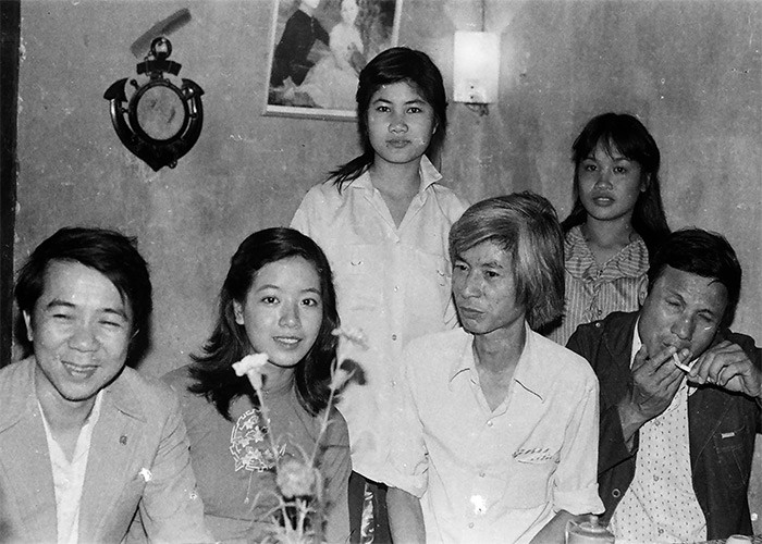 Chiều Xuân có vẻ đẹp đặc trưng của con gái Hà Nội, nhẹ nhàng, thanh thoát.