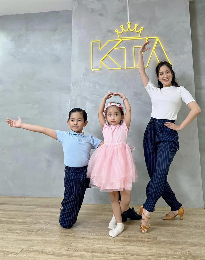 Kubi (Minh Cường) nay đã 7 tuổi còn em gái Anna (Vương Diễm) đã lên 4.