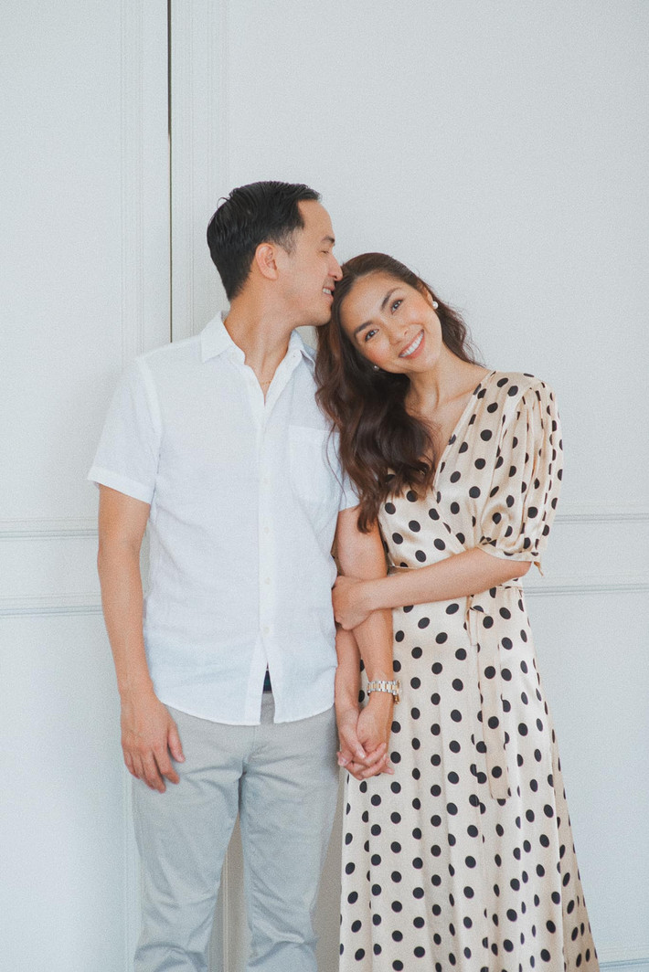 Nữ diễn viên "Bỗng dưng muốn khóc" thoải mái chia sẻ khoảnh khắc đời thường bên ông xã.