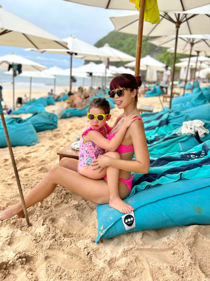 Trong chuyến đi này, siêu mẫu Hà Anh chia sẻ nhiều hình ảnh và câu chuyện ấm áp về gia đình.