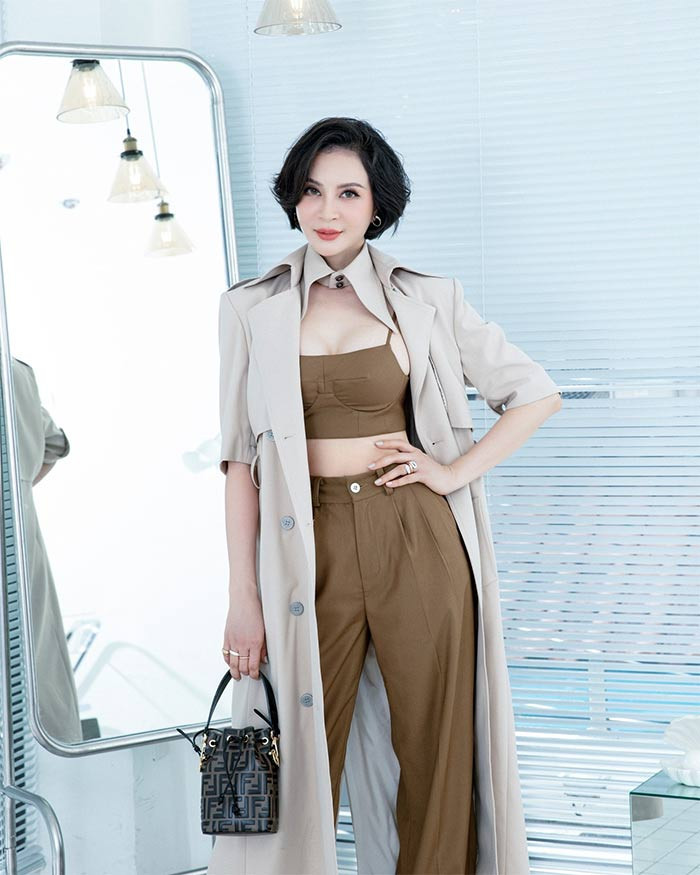 Ở tuổi 49, MC, diễn viên Thanh Mai vẫn giữ được vóc dáng, làn da trẻ trung như ở tuổi 30.