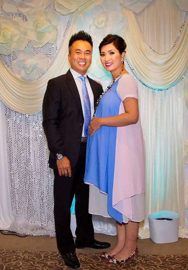 Năm 2015 Nguyễn Hồng Nhung kết hôn lần hai với doanh nhân Minh Quân và sinh thêm một bé gái. Cuộc hôn nhân này cũng chỉ kéo dài được 4 năm, đến năm 2019 cả hai chia tay. (Ảnh: Gia đình)