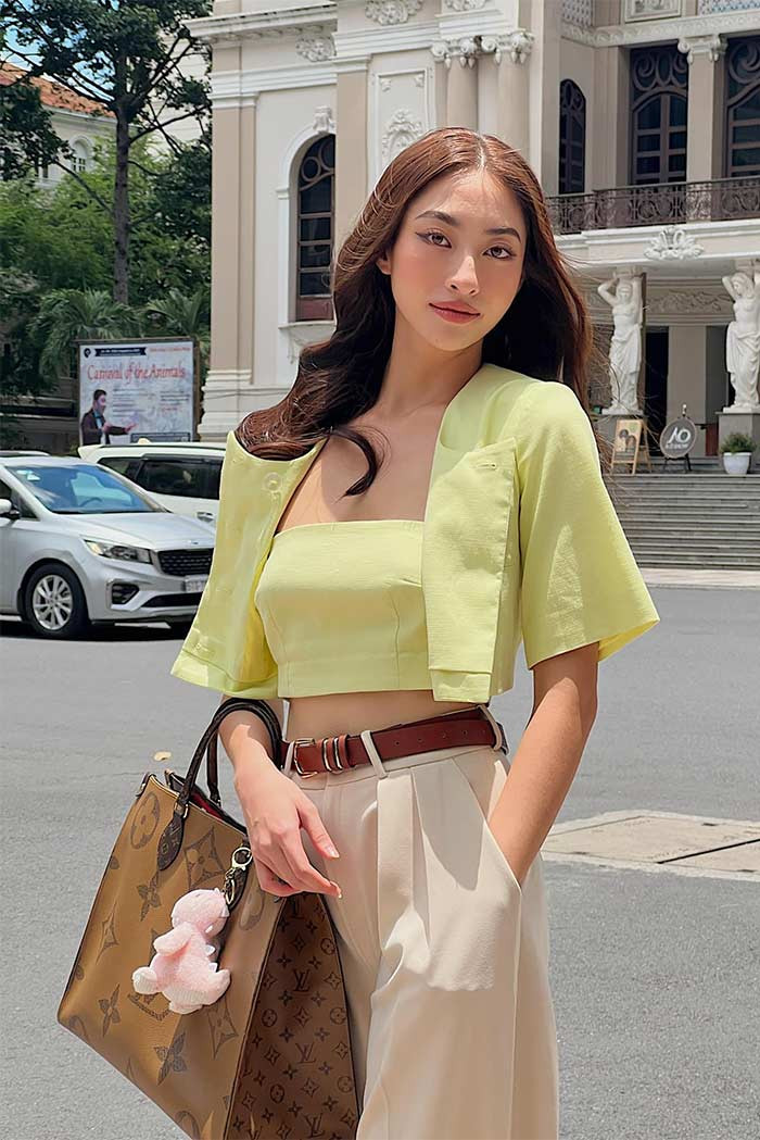 Mới đây, Hoa hậu Thế giới Việt Nam 2019 Lương Thùy Linh khoe, cô đã trở thành giảng viên của trường Đại học Đại Nam.