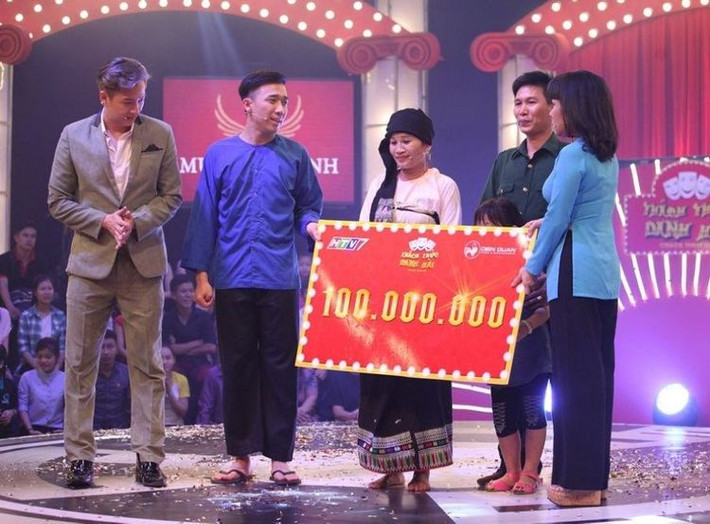 Sau cuộc thi, Lê Thị Dần trở về với cuộc sống chân quê, mộc mạc và bước chân vào showbiz diễn hài. Trước đó, cô từng kiếm sống bằng nhiều nghề như làm kẹo nhãn và phụ chồng cắt tóc.
