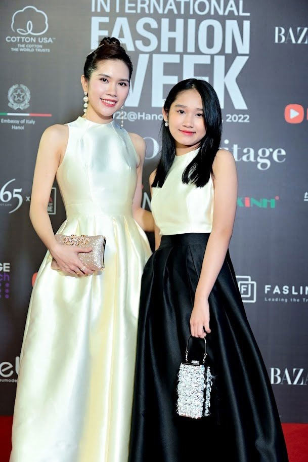 Cô bé có tên ở nhà là Cún, tên thật là Minh Thùy, sinh năm 2011.