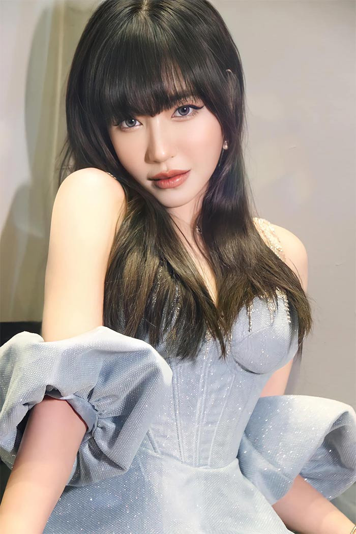 Elly Trần là diễn viên, người mẫu ảnh nổi tiếng với phong cách cực kỳ sexy. (Ảnh: FBNV)