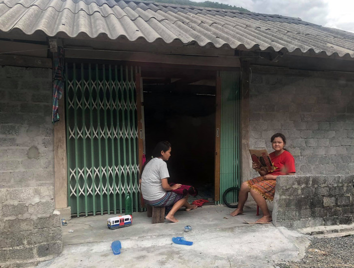 Bắt giam cán bộ tham ô tiền hỗ trợ người nghèo: Ngày 20/10, cơ quan Công an huyện Mường Lát (Thanh Hóa) đã ra quyết định khởi tố vụ án, khởi tố bị can và bắt tạm giam đối với Lò Văn Lặng (37 tuổi, là cán bộ chính sách xã Mường Lý) để điều tra về hành vi "Tham ô tài sản". Cơ quan điều tra xác định, trong khi thực hiện việc hỗ trợ tiền điện hàng tháng cho người nghèo ở xã Mường Lý, ông Lò Văn Lặng - cán bộ chính sách xã đã có hành vi "tham ô tài sản", với số tiền hơn 100 triệu đồng.