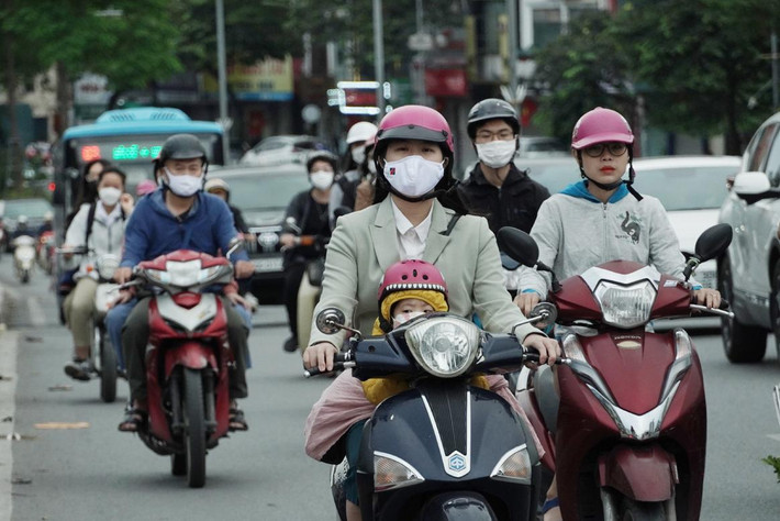 Năm nay, đối với người dân Thủ đô, không khí lạnh đến tương đối sớm.