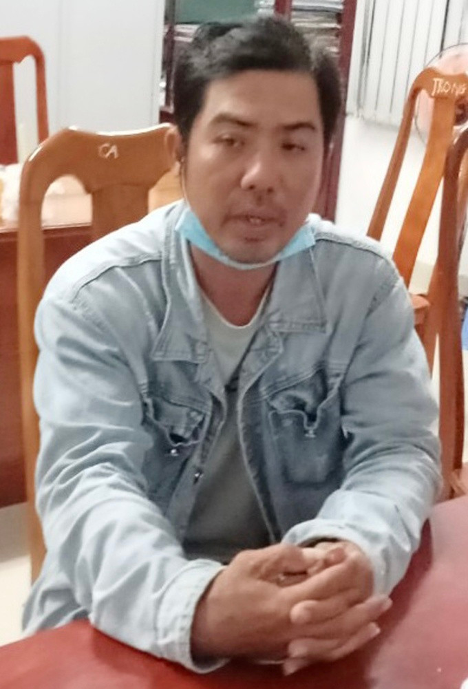 Tạm giữ nghi can trộm vàng của người tình: Ngày 3/10, Công an tỉnh Cà Mau tạm giữ hình sự Trương Minh Đương (38 tuổi, ngụ huyện Thới Bình) để điều tra về hành vi trộm cắp tài sản. Theo thông tin ban đầu, Đương và chị H.T.N. (ngụ xã Hồ Thị Kỷ, huyện Thới Bình) sống với nhau như vợ chồng được khoảng 2 năm. Do biết được mật mã tủ sắt của chị N., Đương nảy sinh ý định chiếm đoạt tài sản của người tình. Ngày 29/9, trong lúc chị N. đi vắng, Đương đã mở tủ lấy 11 lượng vàng 24K, 9 lượng vàng 18K, 10 triệu đồng rồi bỏ trốn. Khi về nhà, chị N. phát hiện tài sản trong tủ mất sạch nên báo công an. Cảnh sát sau đó tìm được Đương và người này thừa nhận và đã trả lại nạn nhân tất cả tài sản trị giá khoảng 900 triệu đồng.