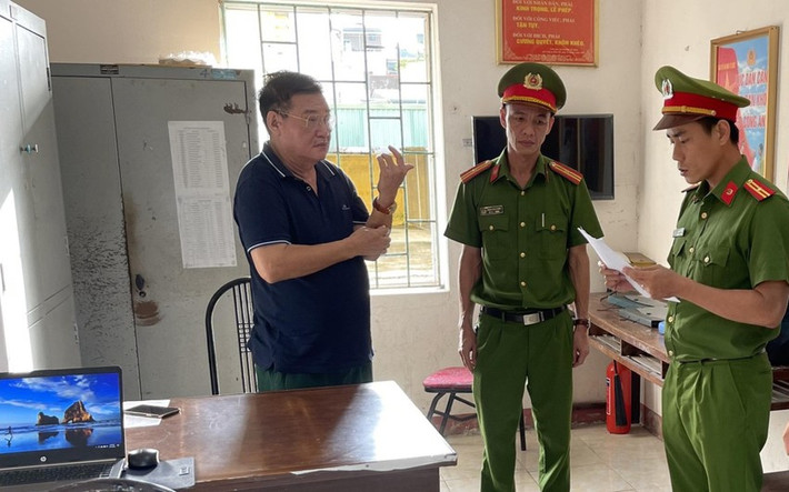Bắt Giám đốc Công ty Cổ phần đầu tư xây dựng và Du lịch CIT: Chiều 3/10, Công an tỉnh Quảng Nam đã bắt tạm giam bốn tháng đối với ông Phạm Văn Hải (68 tuổi, ngụ phường Linh Tây, TP Thủ Đức, TP HCM). Bị can Hải là Giám đốc Công ty Cổ phần Đầu tư xây dựng và Du lịch CIT (thị trấn Lăng Cô, huyện Phú Lộc, Thừa Thiên – Huế), bị bắt do có liên quan đến vụ án “vi phạm quy định về đầu tư công trình xây dựng gây hậu quả nghiêm trọng” tại dự án đường giao thông nối xã Zuôih (huyện Nam Giang) với xã Lăng (huyện Tây Giang, Quảng Nam). Cũng trong vụ án này, trước đó, Công an tỉnh Quảng Nam đã bắt tạm giam Thái Minh Hoàng (58 tuổi, cựu Giám đốc BQL dự án ĐTXD huyện Nam Giang) và Nguyễn Đình Tấn (63 tuổi, Giám đốc Công ty Cổ phần tư vấn giám sát Bách Khoa). Theo điều tra, Hoàng (đại diện chủ đầu tư) và Tấn (đại diện đơn vị giám sát) và Hải tiến hành nghiệm thu không đúng với thi công thực tế, gây thiệt hại cho Nhà nước số tiền hơn 3,1 tỉ đồng.