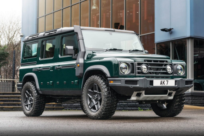 Mới đây, hãng độ xe nổi tiếng Chelsea Truck có trụ sở tại Anh đã ra mắt phiên bản nâng cấp dành cho mẫu SUV địa hình này. Thương hiệu độ xe này thường được biết đến với việc nâng cấp những chiếc Land Rover, tuy nhiên lần này Chelsea Truck Company đã quyết định mở rộng với mẫu xe Ineos Grenadier 2024 mới.
