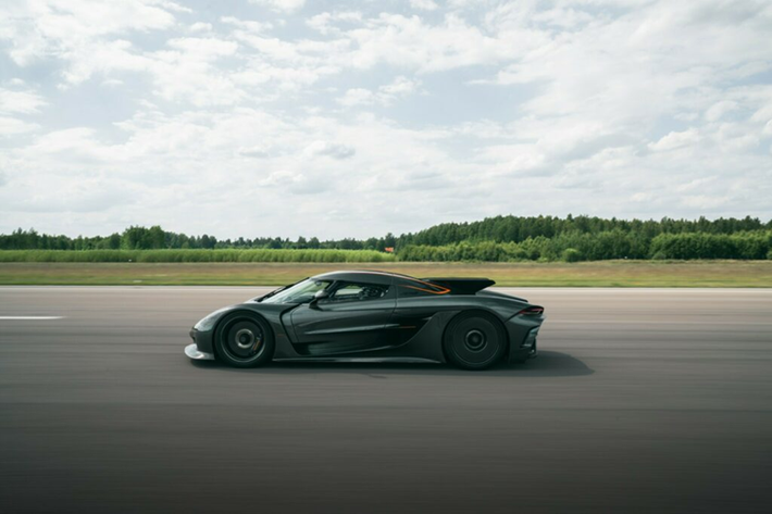 Thời gian Koenigsegg Jesko lập kỷ lục tốc độ đã đánh bại kỷ lục cũ được thiết lập vào năm 2023 do chính mẫu xe “anh em” Koengisegg Regera nắm giữ với thời gian chênh lệch 0,98 giây.
