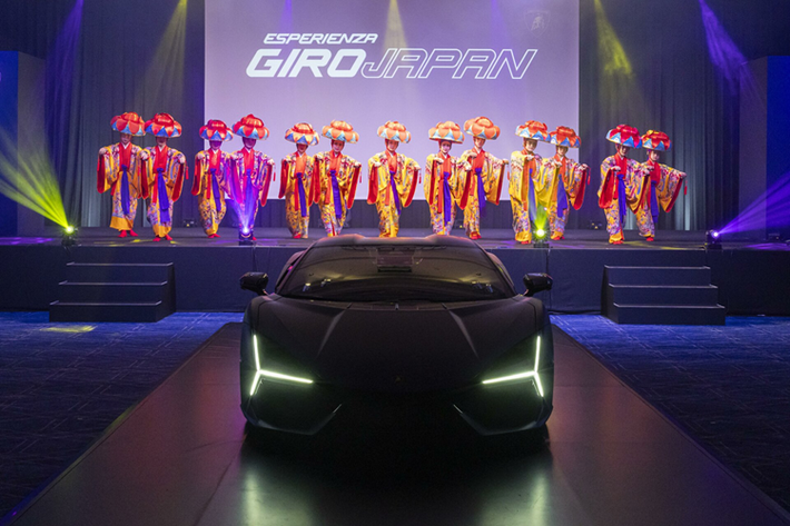 Vào ngày đầu tiên, thứ Tư ngày 24 tháng 4, những chiếc Lamborghini đã tụ tập tại “Ryukyu Hotel and Resort Nashiro Beach” và Lamborghini Esperienza Giro Japan 2024 đã khai mạc bằng màn trình diễn trống Taiko Nhật Bản.