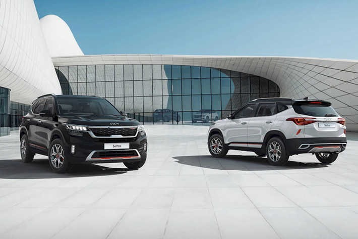 Kia Seltos vừa giảm vừa tăng Trái ngược với các mẫu xe nêu trên, đợt này mẫu SUV cỡ B được điều chỉnh giảm chỉ 5 triệu nhưng tăng tới 10 triệu tùy phiên bản, đại đa số là tăng thêm. Bản cấu hình duy nhất giảm giá là 1.4T GT-Line, được điều chỉnh giảm 5 triệu để có giá mới là 714 triệu đồng hoặc 719 triệu đồng nếu có trang bị thêm Kia Connect Lite.