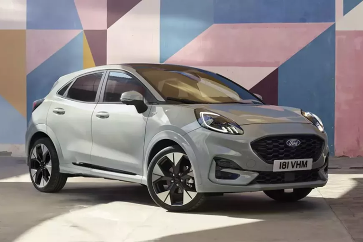 Mẫu SUV Ford Puma cỡ B đã lần đầu tiên trình làng vào năm 2019. Sau hơn 4 năm, hãng Ford mới tung ra phiên bản nâng cấp giữa vòng đời của mẫu xe này ở thị trường châu Âu. Bên ngoài, mẫu SUV nhỏ nhất của thương hiệu Ford ở châu Âu trông không khác biệt quá nhiều so với phiên bản cũ.
