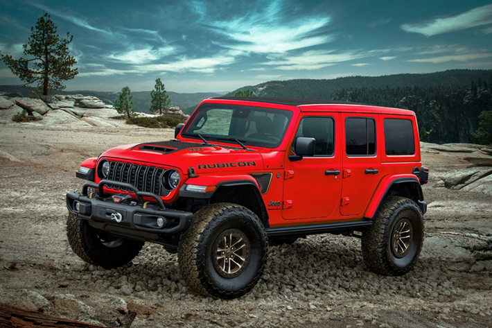 Vào năm 2020, hãng xe địa hình Mỹ từng cho ra mắt phiên bản Jeep Wrangler Rubicon 392 động cơ HEMI V8, dung tích 6.4L hút khí tự nhiên cùng hộp số tự động 8 cấp và hệ dẫn động hai cầu.