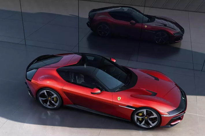 Vào đầu tháng 5 vừa qua, hãng siêu xe Ferrari đã trình làng mẫu xe mới, tiếp nối thành công của chiếc xe 812 Superfast để lại, đó là Ferrari 12Cilindri 2024 mới với thiết kế rất cổ điển, nhưng ẩn chứa 1 sức mạnh đáng kinh ngạc hứa hẹn sẽ làm say đắm các "fan ngựa chồm".