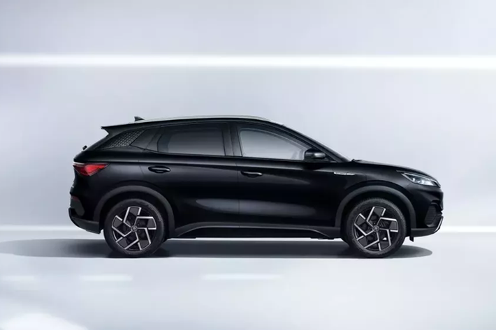 Đây là động thái đầu tiên trong năm Giáp Thìn của BYD để tăng doanh số cho Yuan Plus. Cụ thể, chiếc xe này là BYD Yuan Plus Honor Edition, có tổng cộng 5 cấu hình. Mức giá xe BYD Yuan Plus 2024 dao động từ 119.800 đến 147.800 nhân dân tệ (tương đương 391 đến 483 triệu đồng).