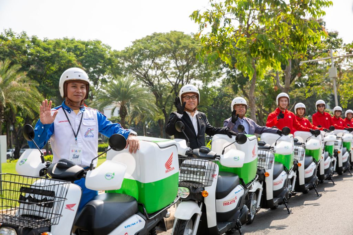 Xuất phát từ yêu cầu đặc biệt của ngành dịch vụ giao hàng, vốn có tần suất sử dụng phương tiện cao, việc HVN lựa chọn ngành giao vận này để triển khai thí điểm dự án sẽ là tiền đề để nhân rộng việc chuyển giao phương tiện xanh đến cộng đồng.