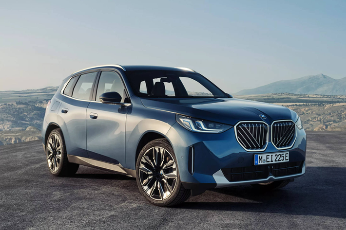 BMW chính thức công bố thông tin về thế hệ thứ 4 của dòng xe X3 với tên mã G45. Mẫu xe BMW X3 2025 mới này dự kiến được xuất xưởng ngay trong năm 2024 này tại nhà máy ở Spartanburg, Mỹ.