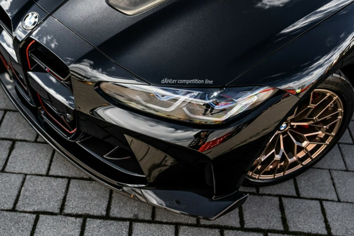 Về ngoại thất, thương hiệu dAHLer nâng cấp cho BMW M3 CS bộ mâm độ có kích thước 21 inch đặt riêng cho xe, tuy nhiên hiện chưa được gắn lên chiếc xe mẫu này