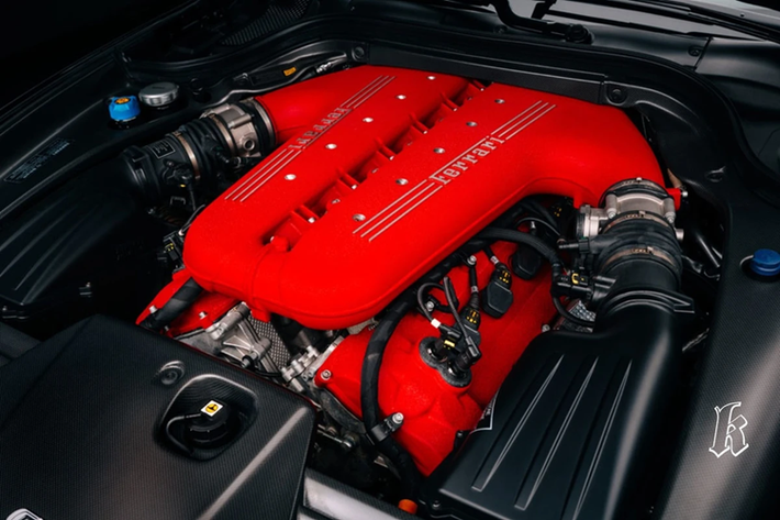 Trái tim của Ferrari 599 GTO là khối động cơ V12 hút khí tự nhiên 6.0L, công suất 670 mã lực và mô-men xoắn 620 Nm. Do đó, 599 GTO mạnh hơn 599 GTB đến 50 mã lực, nhưng nhẹ hơn phiên bản tiêu chuẩn 100 kg.