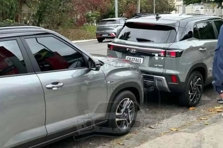 Đáng chú ý, phía đuôi chiếc xe Hyundai Creta N Line 2025 mới này lại xuất hiện huy hiệu 1.6TGDi. Khả năng đây là tùy chọn động cơ mới của Creta N Line 2025 được “vay mượn” từ đàn anh Tucson. Nếu đúng như vậy thì có thể động cơ này sẽ cho công suất tối đa đạt 178 mã lực, mô-men xoắn 265 Nm.