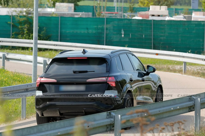 Theo Carscoops, Audi Q3 nhiều khả năng sẽ có cùng các tùy chọn động cơ với Volkswagen Tiguan và Cupra Terramar, những mẫu xe xây dựng trên nền tảng MQB.