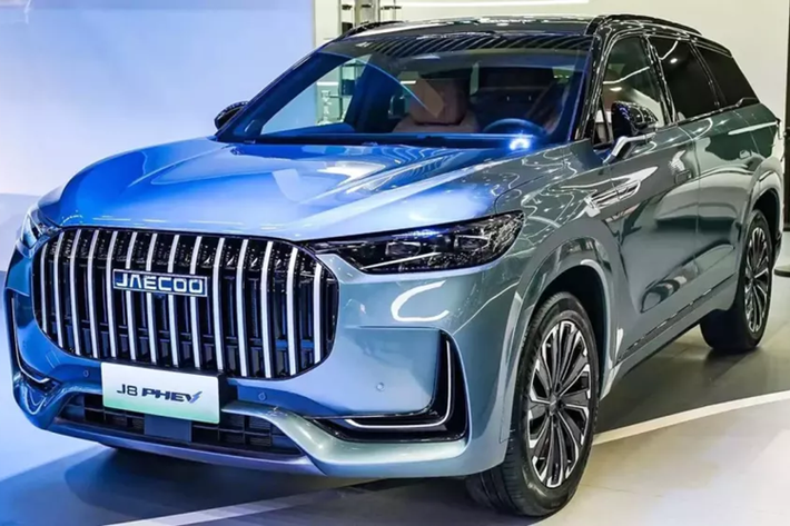 Jaecoo J8 2024 mới là mẫu SUV hạng trung đã từng ra mắt tại thị trường Malaysia vào hồi tháng 1/2024. Sau 3 tháng, mẫu xe Trung Quốc này tiếp tục được bổ sung phiên bản plug-in hybrid (PHEV) mới. Phiên bản PHEV của Jaecoo J8 đã chính thức được giới thiệu trong triển lãm Ô tô Bắc Kinh 2024 hiện đang diễn ra tại Trung Quốc.