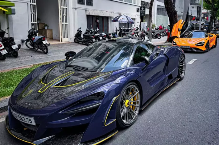 Mới đây, một dàn siêu xe McLaren của các đại gia Sài Gòn đã có dịp tụ tập cùng nhau, nhanh chóng thu hút sự quan tâm của giới mê xe, cũng như cộng đồng mạng, đáng chú ý, các siêu xe McLaren này đều thuộc nhiều bản khác nhau như 650S, 720S, GT và 765LT.