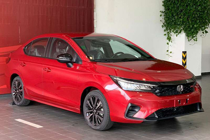 Trong khi đối thủ Toyota Vios giảm giá niêm yết vào ngày đầu tiên của tháng 3/2024 thì Honda lại chạy chương trình khuyến mãi mới cho City. Mẫu xe Honda City giảm giá được áp dụng ưu đãi tương tự những ngày cuối tháng 2/2024 vừa qua.