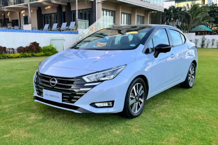 Nissan Almera 2024 mới phiên bản nâng cấp giữa vòng đời đã chính thức trình làng ở thị trường Thái Lan vào hồi tháng 5/2023. Sau 1 năm, mẫu sedan hạng B này mới rục rịch về Việt Nam. Theo một số nguồn tin, Nissan Almera phiên bản mới sẽ chính thức được bán ở thị trường Việt Nam vào nửa cuối năm nay.