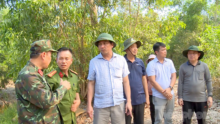 Ngay sau khi xuất hiện đám cháy lớn, Bộ Chỉ huy Quân sự (CHQS) tỉnh Kiên Giang đã điều động gần 200 cán bộ, chiến sĩ thuộc cơ quan Bộ CHQS tỉnh, Trung đoàn 893, Ban Chỉ huy Quân sự huyện Hòn Đất, Giang Thành nhanh chóng cơ động đến hiện trường để dập lửa. Chủ tịch UBND tỉnh Kiên Giang - Lâm Minh Thành trực tiếp xuống hiện trường, họp ban Chỉ đạo tại địa phương.
