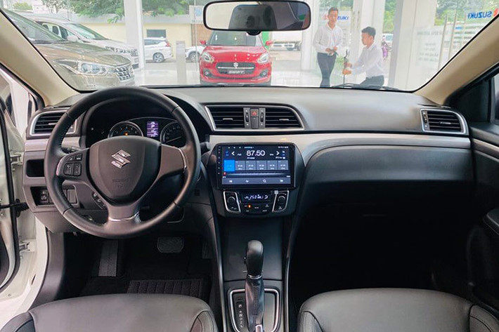 Suzuki Ciaz bắt đầu được bán tại Việt Nam từ năm 2016 nhưng chưa gây được tiếng vang trong phân khúc sedan cỡ B so với những đối thủ lâu năm hơn như Toyota Vios hay Hyundai Accent. Doanh số xe bán ra trong nửa đầu năm 2024 không được khả quan so với trước đó.