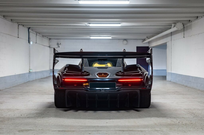 RM Sotheby’s cho biết chiếc xe này không chỉ được Lanzante chuyển đổi thành mẫu LM 25 mà hiện đã được nâng cấp để có thể sử dụng hợp pháp trên đường phố, từ đây tăng sức hút của chiếc Hypercar độc đáo.
