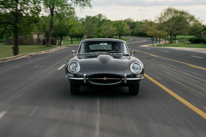 Hãng độ cho biết ý định điện khí hóa Jaguar E-Type được bắt nguồn từ vấn đề các mẫu xe xăng tiêu chuẩn thường xuyên yêu cầu phải bảo dưỡng, sửa chữa nhiều để duy trì hoạt động trơn tru.