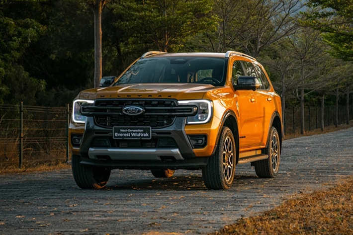 Trong 2 tháng đầu năm 2024, Ford Everest là mẫu xe bán chạy nhất phân khúc SUV 7 chỗ cỡ trung với lũy kế doanh số đạt 1.136 xe. Hyundai Santa Fe đứng vị trí thứ 2 với 262 chiếc và Toyota Fortuner xếp thứ 3 với 149 xe.
