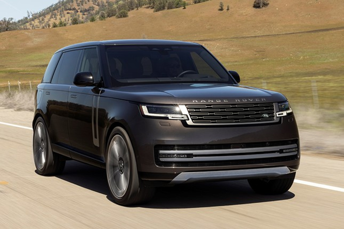 Những chiếc Range Rover đầu tiên sản xuất tại Ấn Độ sẽ được trưng bày tại Range Rover House India, nằm ở thị trấn ven biển Alibaug. Việc giao hàng dự kiến sẽ bắt đầu vào ngày 24/5 đối với Range Rover và ngày 16/8 đối với Range Rover Sport.
