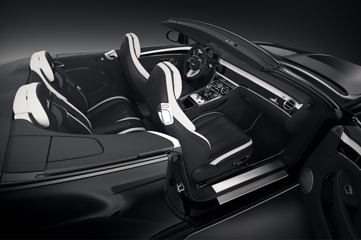 Bentley Continental GTC S V8 phiên bản Vietnam Skyline Edition được lấy cảm hứng từ phong cảnh của Việt Nam, tập trung chính điểm nhấn là ở nội thất, nơi các nghệ nhân Mulliner đã thêu biểu tượng đường chân trời của 3 thành phố Hà Nội, Đà Nẵng, TP HCM trên phần lưng ghế.