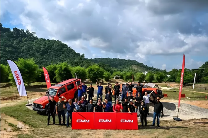 Theo phương tiện truyền thông địa phương, giá xe Tank 300 2024 nhập khẩu tại Malaysia từ 250.000 MYR (55.700 USD), tương đương 1,25 tỷ đồng. Về ý nghĩa, CDK có nghĩa là các thành phần xe được giao từ nhiều nhà cung cấp khác nhau và lắp ráp tại điểm đến.