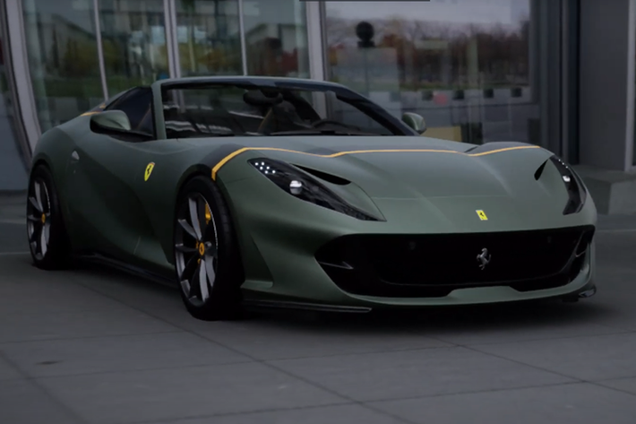 Cách đây 1 tuần, giới nhập khẩu xe trong nước đã có dịp xôn xao trước tin 1 chiếc xe Ferrari 812 GTS cập bến Việt Nam, xe mang màu sơn đỏ và đã có chủ nhân. Đến nay, lại có thêm tin tức về 1 chiếc siêu xe mui trần Ferrari 812 GTS khác sắp được mang về dải đất hình chữ S.