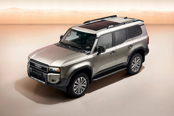 Cả hai động cơ kể trên đều đang được dùng cho Toyota Fortuner bán ở Việt Nam. Hai động cơ sẽ kết hợp với hệ dẫn động 4 bánh 4WD toàn thời gian với khóa vi sai Torsen LSD trung tâm và khóa vi sai điện tử phía sau.