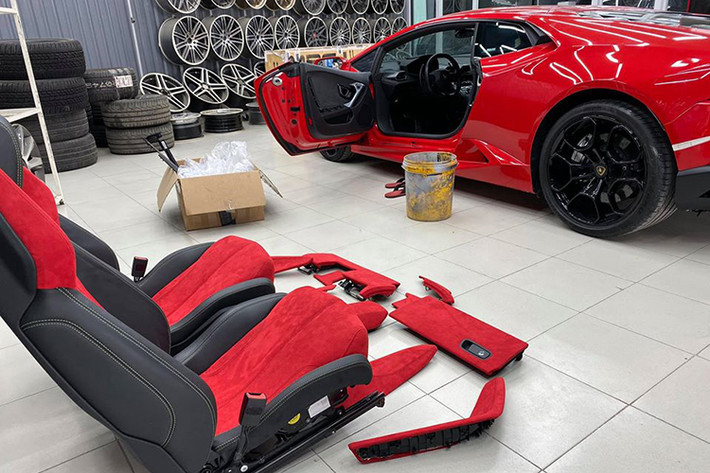 Siêu xe Lamborghini Huracan LP610-4 sử dụng khối động cơ V10, dung tích 5.2 lít, sản sinh công suất tối đa 601 mã lực và mô-men xoắn cực đại đạt 560 Nm nhưng nay đã được thông nòng công suất lên 618 mã lực và mô-men xoắn cực đại đạt 575,5 Nm.